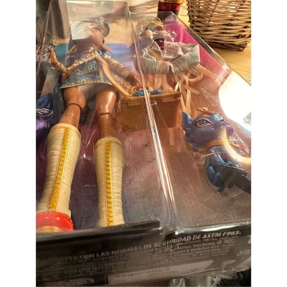 2022 Monster High Cleo DeNile Deluxe Set With Tut Cat Pet Doll New NIB - Picture 8 of 9